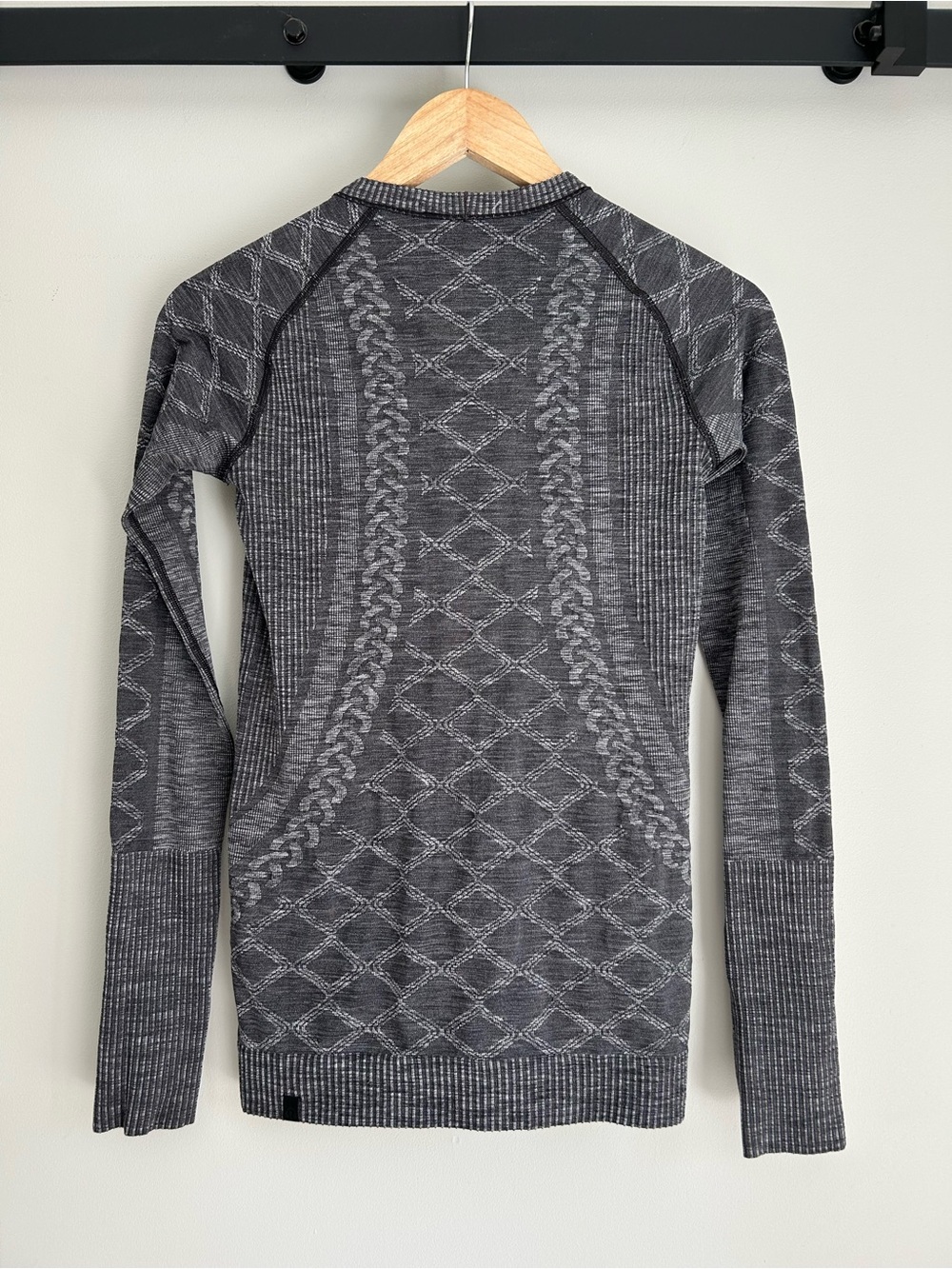 Lulu Rest Less Long Sleeve Pullover Size 6